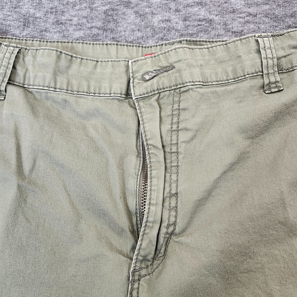 UNIONBAY Men's Cargo Shorts With Pockets. Military Green. Size 42 - Picture 9 of 14